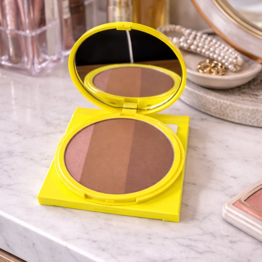 Trixie Cosmetics Flower Bronzer - huge compact NIB